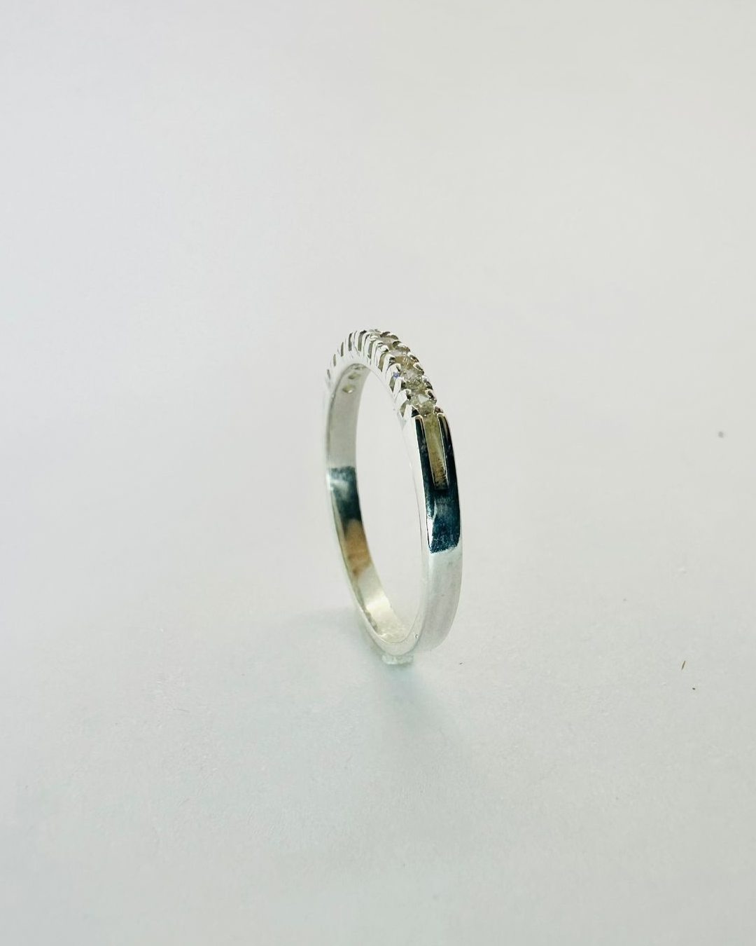 Meia alianças de zirconia Cravejado Prata 925 - PJ152