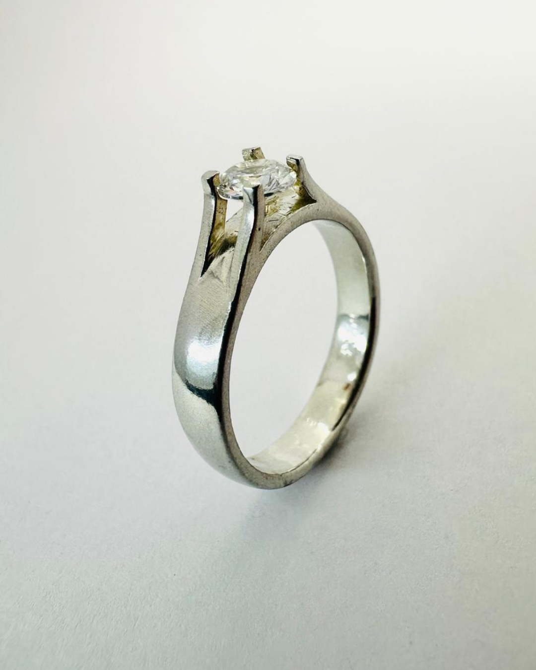 Anel Solitário PJ183 em Prata 925 com Zircônia