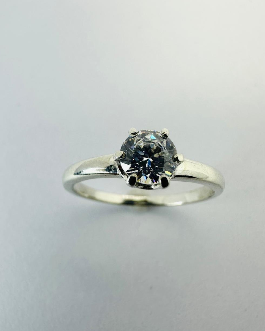 Anel Solitário Cravejado Prata 925 - PJ151