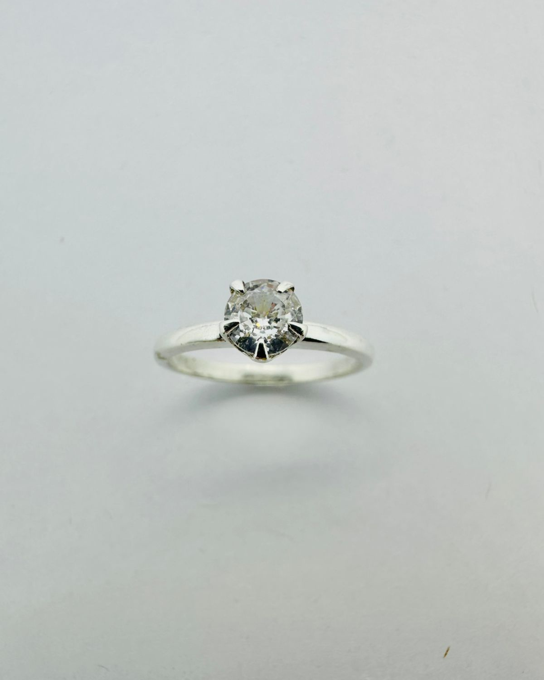 Anel Solitário Cravejado Prata 925 - PJ106