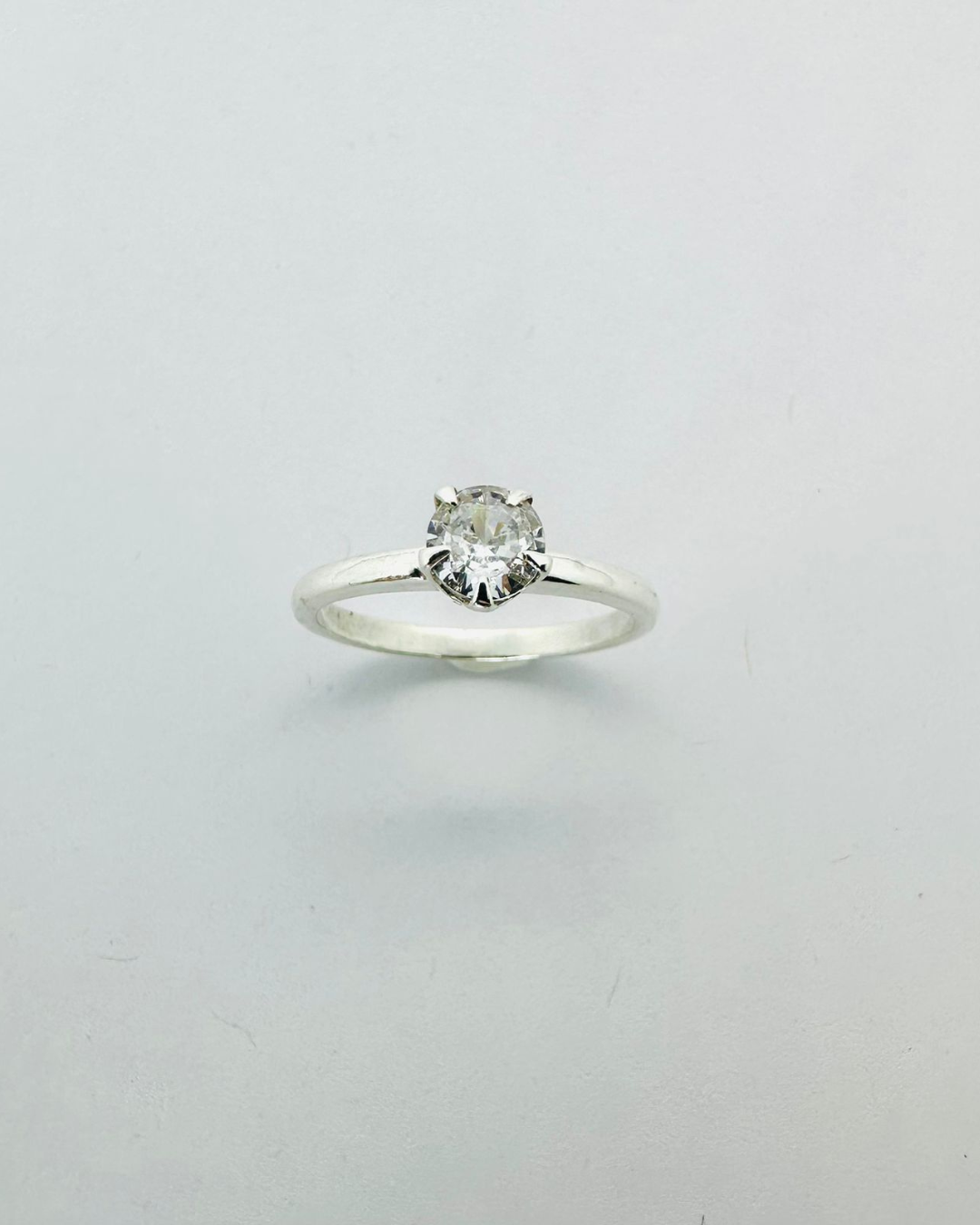 Anel Solitário Cravejado Prata 925 - PJ106