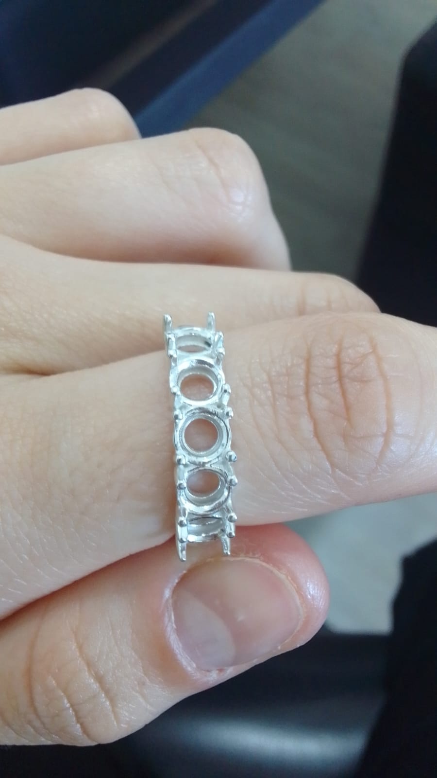 Anel Meia Aliança de Prata com Design Moderno Prata 925 - PJ156