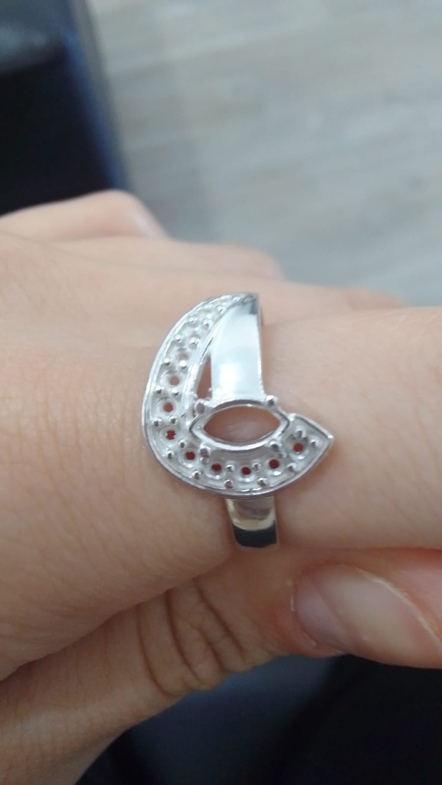 Anel Navete com Zircônia Delicada em Prata 925 – PJ185